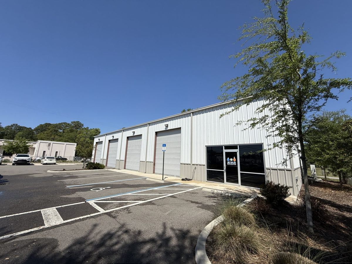 Commercial warehouse building